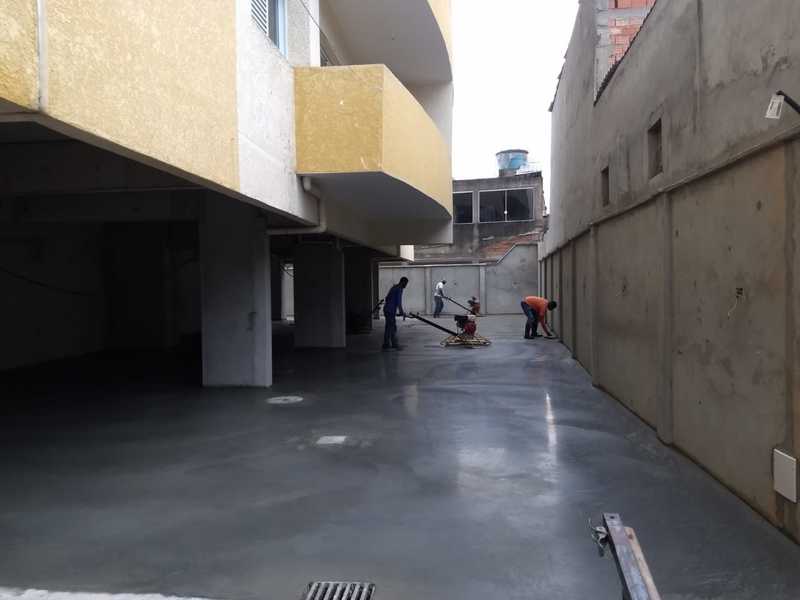 Vantagens do piso industrial de concreto polido em ambientes industriais